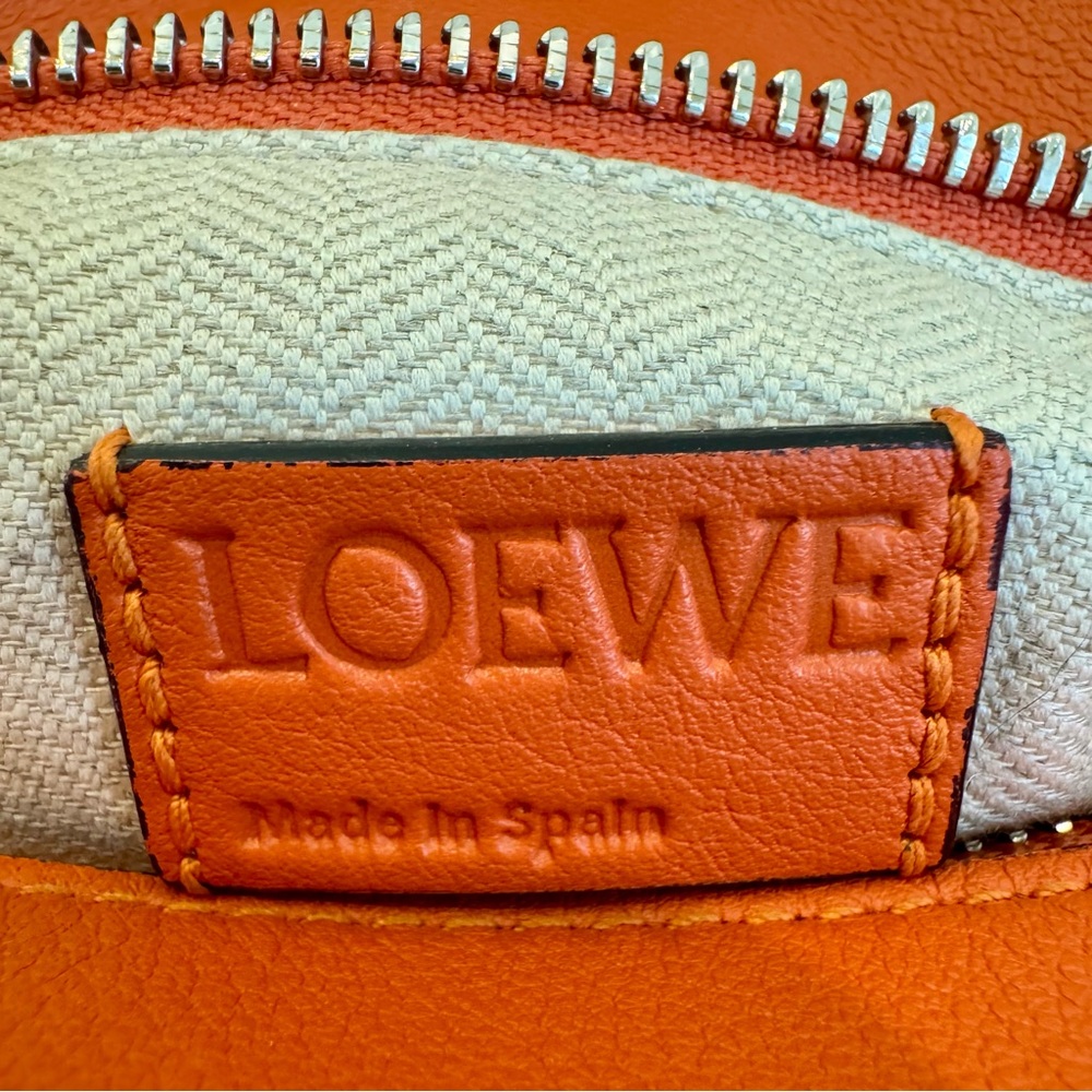‼️SOLD‼️ Loewe Medium Puzzle Bag Orange - Picture 10 of 16